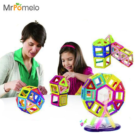 HOT WHEELS - BUILD WITH MAGNETS